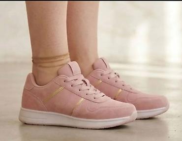 Ženske patike – puder roze boje - Dizajn: niske patike sa zaobljenim