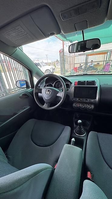 Honda: Honda Jazz: 2002 г., 1.3 л, Механика, Бензин, Хэтчбэк at lalafo.kg — 4 Honda: Honda Jazz: 2002 г., 1.3 л, Механика, Бензин, Хэтчбэк — 4