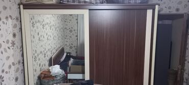 продается спальный гарнитур: Двуспальная кровать, Б/у