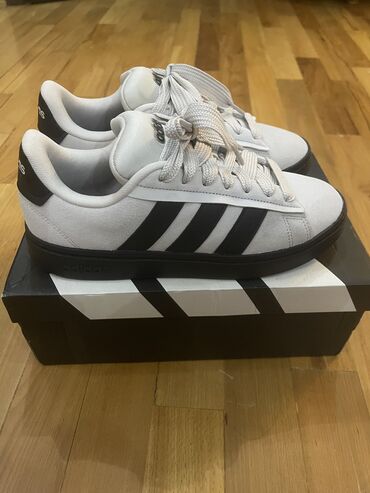 kapüşonlu kişi cemperləri: Adidas USA-dan alınıb. Yenidir. Ölçü 43 Куплено с Адидас США. Новые