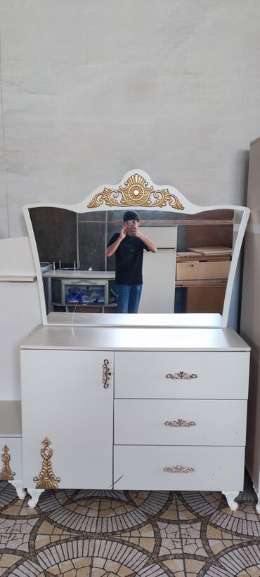 Divan və masa dəstləri: Güzgülü