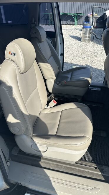 Kia: Kia Carnival: 2019 г., 2.2 л, Автомат, Дизель, Минивэн — 12