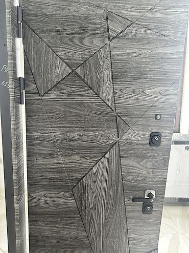 seyflerin satışı: Mənzil üçün Yeni Giriş qapısı 90x220 sm Şəbəkə ilə, Zəmanətli, Ödənişli quraşdırma, Pulsuz çatdırılma, Ödənişli çatdırılma — 1