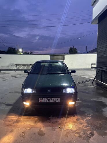 машины покупка: Volkswagen Vento: 1995 г., 1.8 л, Механика, Бензин, Седан