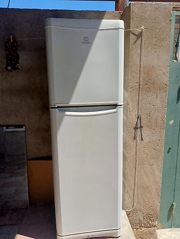 ucuz soyducular: İşlənmiş 2 qapılı Indesit Soyuducu Satılır, rəng - Ağ — 1