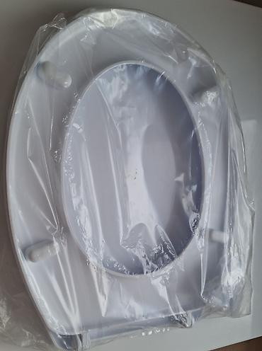 cev za wc solju: Beli komplet za WC: daska i četka. Daska je izuzetno lepog i — 4