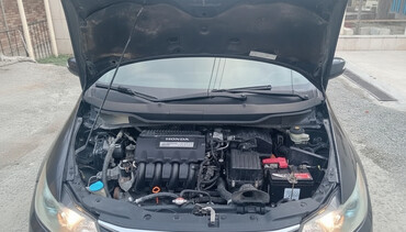 Honda: Honda Insight: 1.3 l | 2011 il Sedan — 2