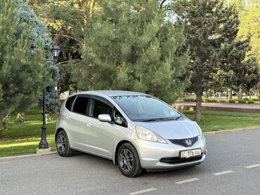 Honda: Honda Fit: 2010 г., 1.3 л, Вариатор, Бензин