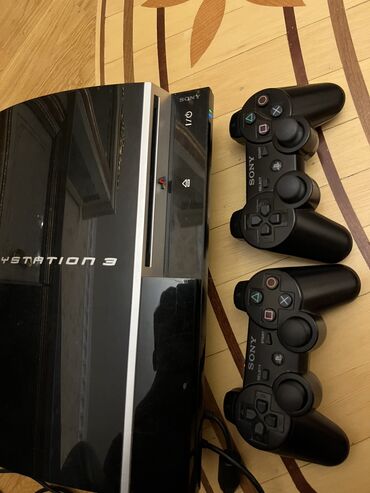 Digər oyun və konsollar: Playstation 3. 2 pult verilir içində oyun yoxdur. Disklərdə isə qiymət