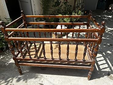 Beşiklər: Taxta beşik/uşaq çarpayısı - Material: tam ağac, laklı səth - Klassik — 1