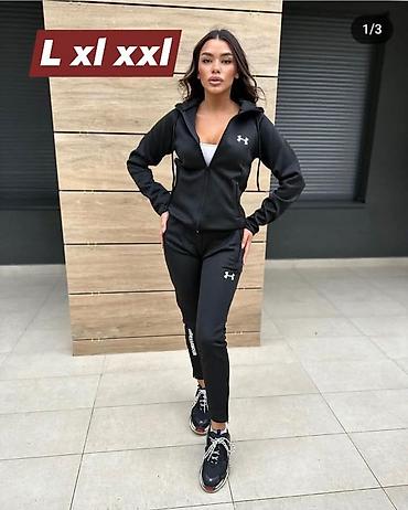pull and bear helanke: Ženska trenerka (dukserica sa kapuljačom + helanke), materijal mokra — 2
