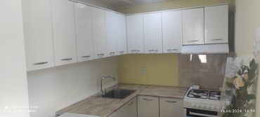 диван уголок на кухню: Кухонный гарнитур, Уголок, цвет - Белый, Б/у