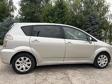 корай 5: Toyota Corolla Verso: 2004 г., 1.8 л, Механика, Газ, Минивэн — 2