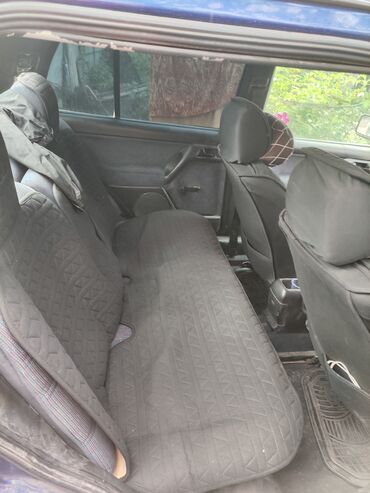 срочно срочно продам машину: Volkswagen Vento: 1995 г., 1.8 л, Механика, Бензин, Седан
