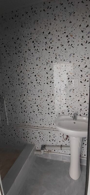новапокровка дом: 35 м², 2 комнаты, Утепленный, Евроремонт, Забор, огорожен