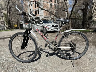 вилка suntour: Велосипед Lespo. 26 колеса. Срочно, Алюминиевая рама, передняя вилка