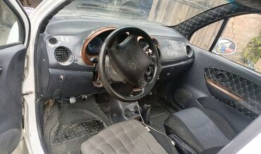 ноокат ланос: Daewoo Matiz, 5‑дверный хэтчбек, белый с бежевым низом. Кузов и