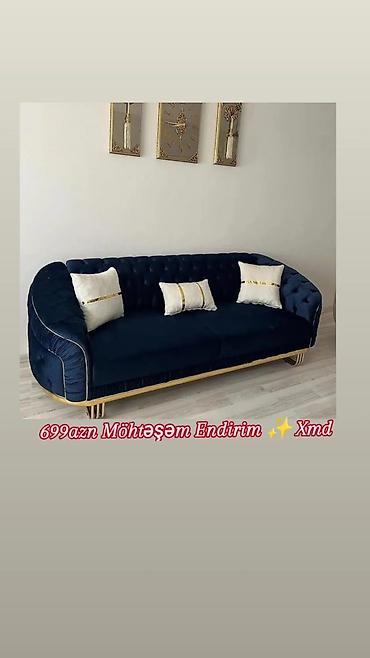 divan uzduyu: Qranat-mavi rəngdə, zərif qızılı detallarla işlənmiş üçnəfərlik dəbli — 1