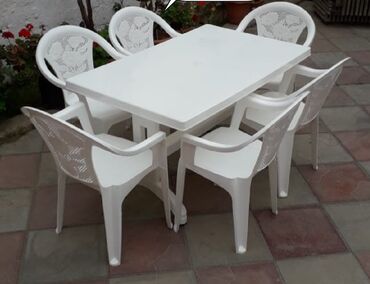 столы на прокат: Plastik stol stul desti satilir. 6 oturacaq 1 masa daxildir. Qiymət