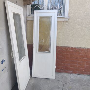 белый двери межкомнатные: Двери 2 шт. советский со стеклом. 1) 80/200. 2) 70/200 цена по 500