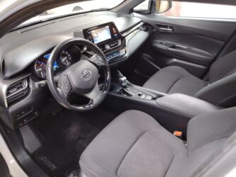 Toyota: Toyota C-HR: 2 l | 2018 il Hetçbek — 14