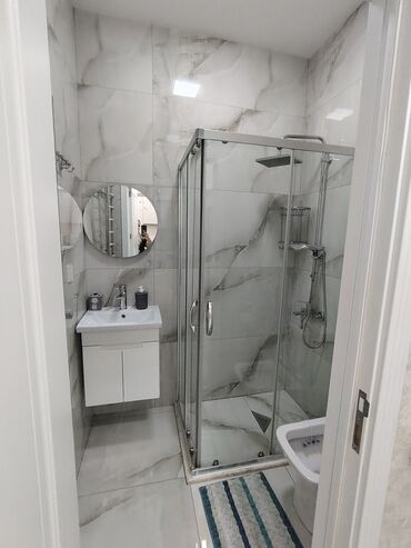 Uzunmüddətli kirayə mənzillər: 2 otaqli menzil kiraye verilir.Yashamaq ucun butun serayet var.Depozit — 5