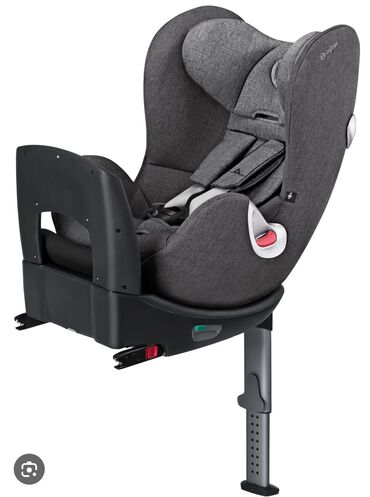 детское кресло на авто: Автокресло, цвет - Серый, Б/у