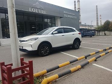 Электротранспорт: Электромобиль кроссовер (белый кузов, черная крыша и колёсные диски) — 3