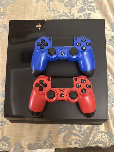 PS4 (Sony Playstation 4): Playsation 4 fat 2 original pult hediye icinde pes 24 var