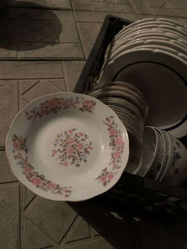 белые тарелки: Посуда большие тарелки советские, за все прошу 700 сом