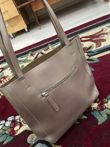 мужские рюкзак: Стильная женская сумка-шоппер из гладкой эко-кожи в универсальном