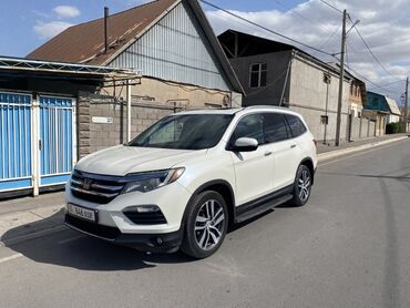 лобовое стекло хонда цивик 4д: Белый внедорожник Honda Pilot, демонстрирующий современный дизайн и