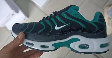 Patike: Tn patike 
3100 din
mn — 8