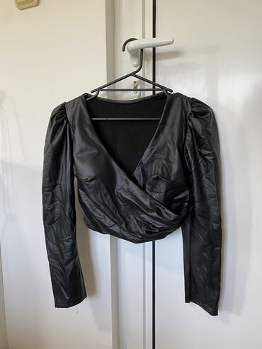 crop top h m: S (EU 36), Leather, Single-colored, color - Black