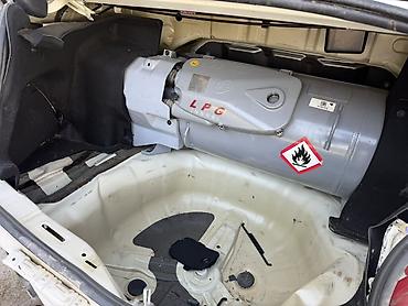 продаю аварийные машины: Kia K5: 2019 г., Газ — 3