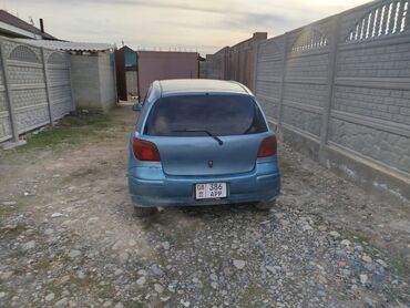 Toyota: Toyota Vitz: 2003 г., 1.3 л, Автомат, Бензин, Минивэн