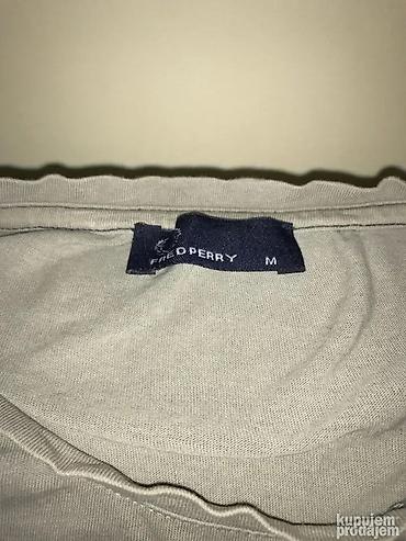 farmerke pull and bear: Originak Fred Perry majica L 95% cotton 5% elastin Ramena 47-50cm — 3