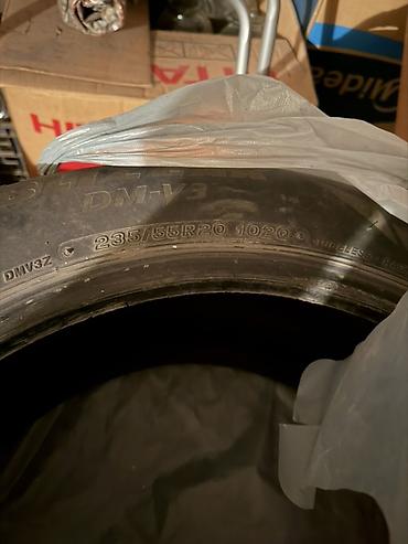 Шины 235 / 55 / R 20, Зима, Б/у, Комплект, Внедорожные (АТ/МТ), Япония, Bridgestone