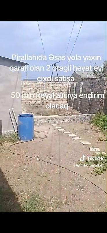 Həyət evləri və villaların satışı: Pirallahıda əsas yola yaxın yerləşən 2 otaqlı həyət evi. Həyətdə qaraj — 1