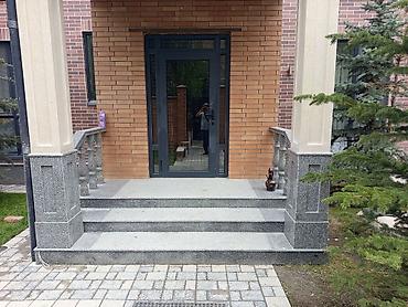 Бетонные еврозаборы: Гранитные перила с балясинами – это стильное и прочное решение для — 6