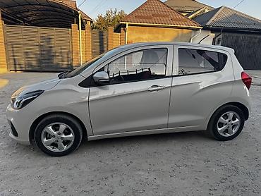 byd yan plus: Chevrolet Spark: 2017 г., 1 л, Автомат, Бензин, Хэтчбэк — 2