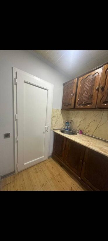 Uzunmüddətli kirayə mənzillər: Şəhərin mərkəzində Sahil metrosunun yaxınlığında yerləşən tam təmirli — 9