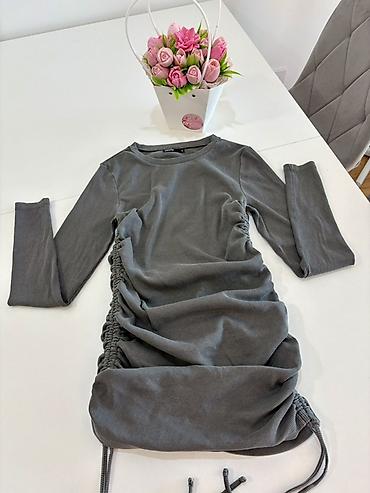 boho tunike: Siva haljina marke Cropp, veličina S. - Model sa dugim rukavima i — 1