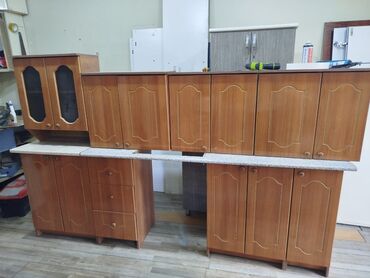 Çarpayılar: Metbex mebeli satilir son qiymet 250 azn qapilar mdf olcu 2.65 sm