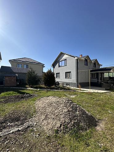 Продажа коттеджей и домов: 🔥Продается Мансардный дом🔥 🏡Район: Ак Ордо 1 ✅Участок:5 соток — 7