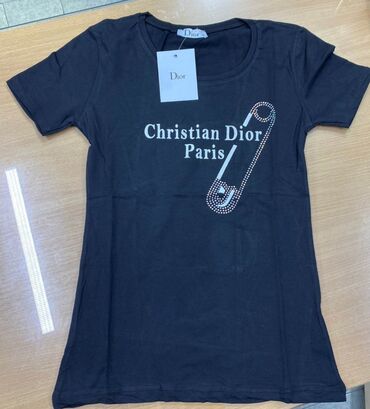 Majice kratkih rukava: Zenske majice
S.m.l
1800 — 4