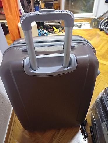 Putni koferi i torbe: Tvrdi kofer na točkiće – veličina velika. oko 75 45 30 — 5