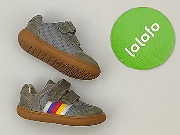 kurtka pull bear: Buciki niemowlęce, Clarks, 18, stan - Bardzo dobry — 2