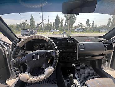 Volkswagen: Volkswagen Passat: 1991 г., 1.8 л, Механика, Бензин, Универсал — 12