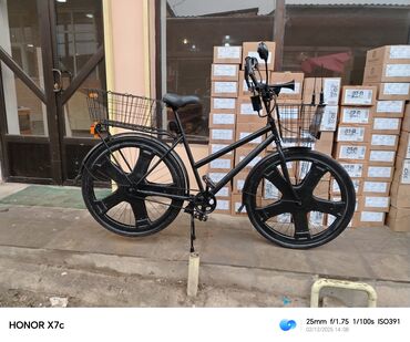 Şəhər velosipedləri: Velosiped satılır 28 lik. Qabaq işığlar işləkdir. Qabaqda və — 10